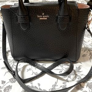 Kate spade black purse. Size small.